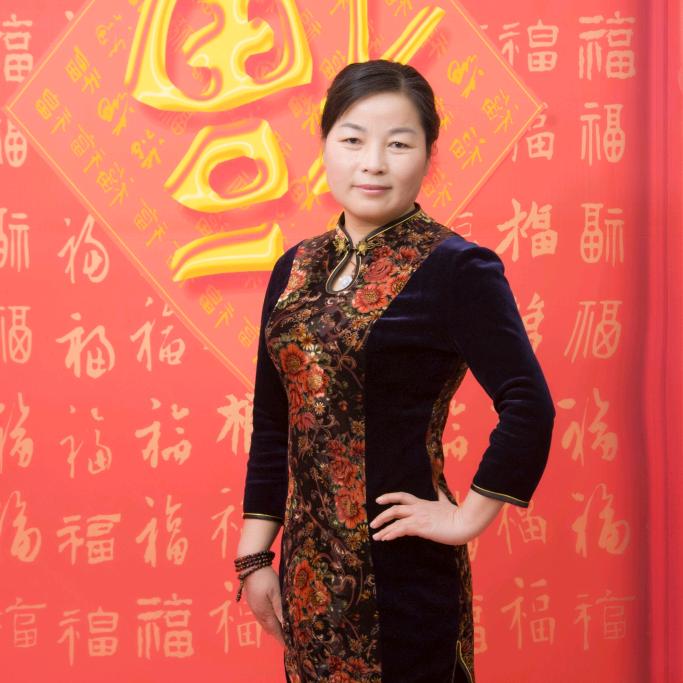 坤哥半山腰农庄：喻姐