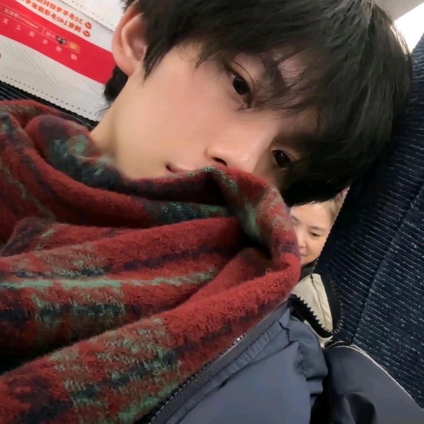 男的。