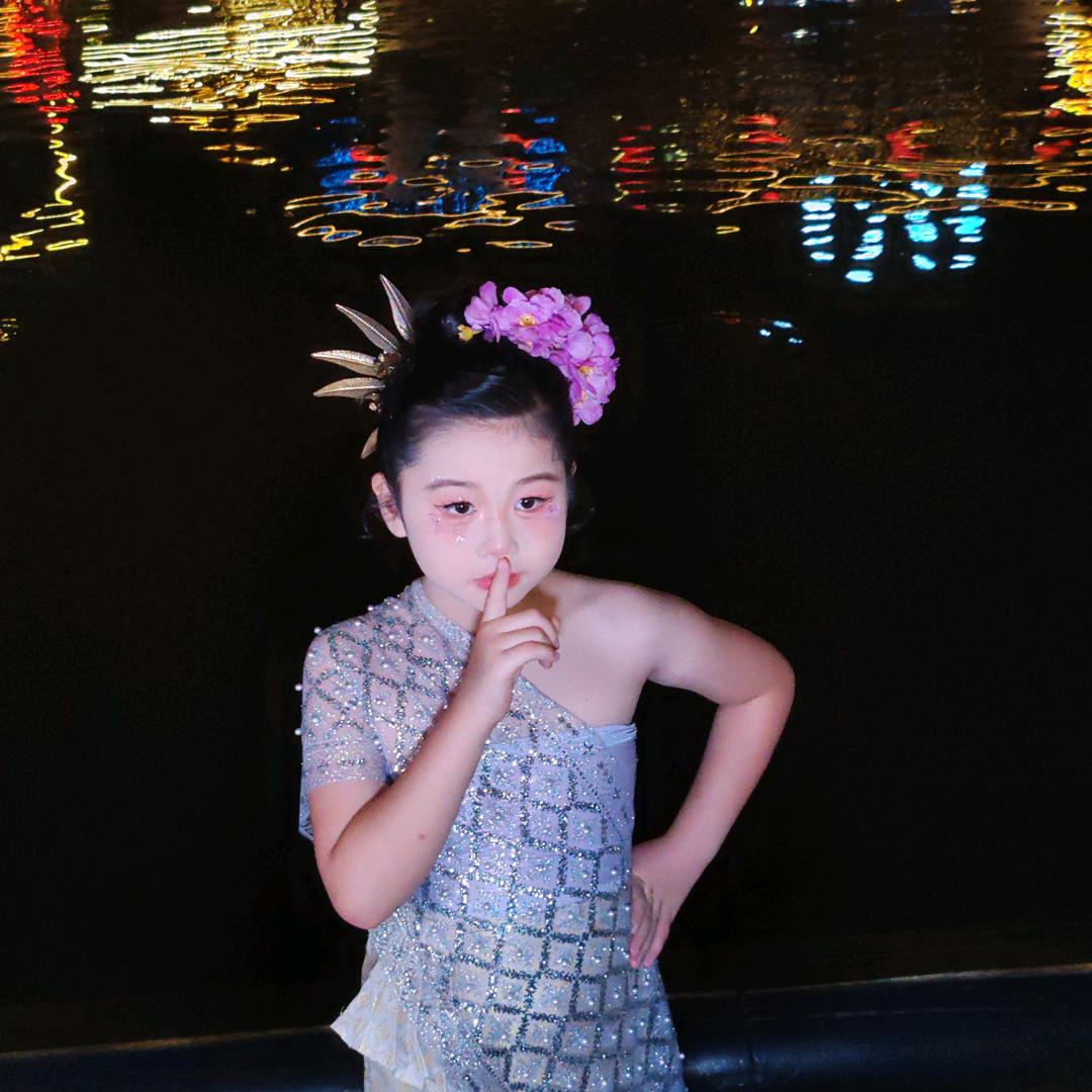 奇敏雯海