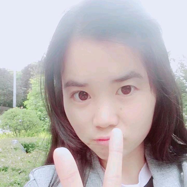 安安有颗小虎牙