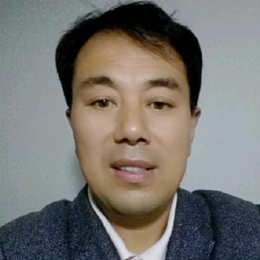 秀龙俊杰