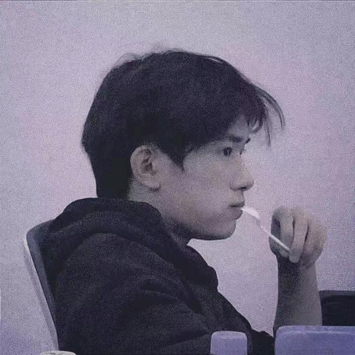 歪歪。