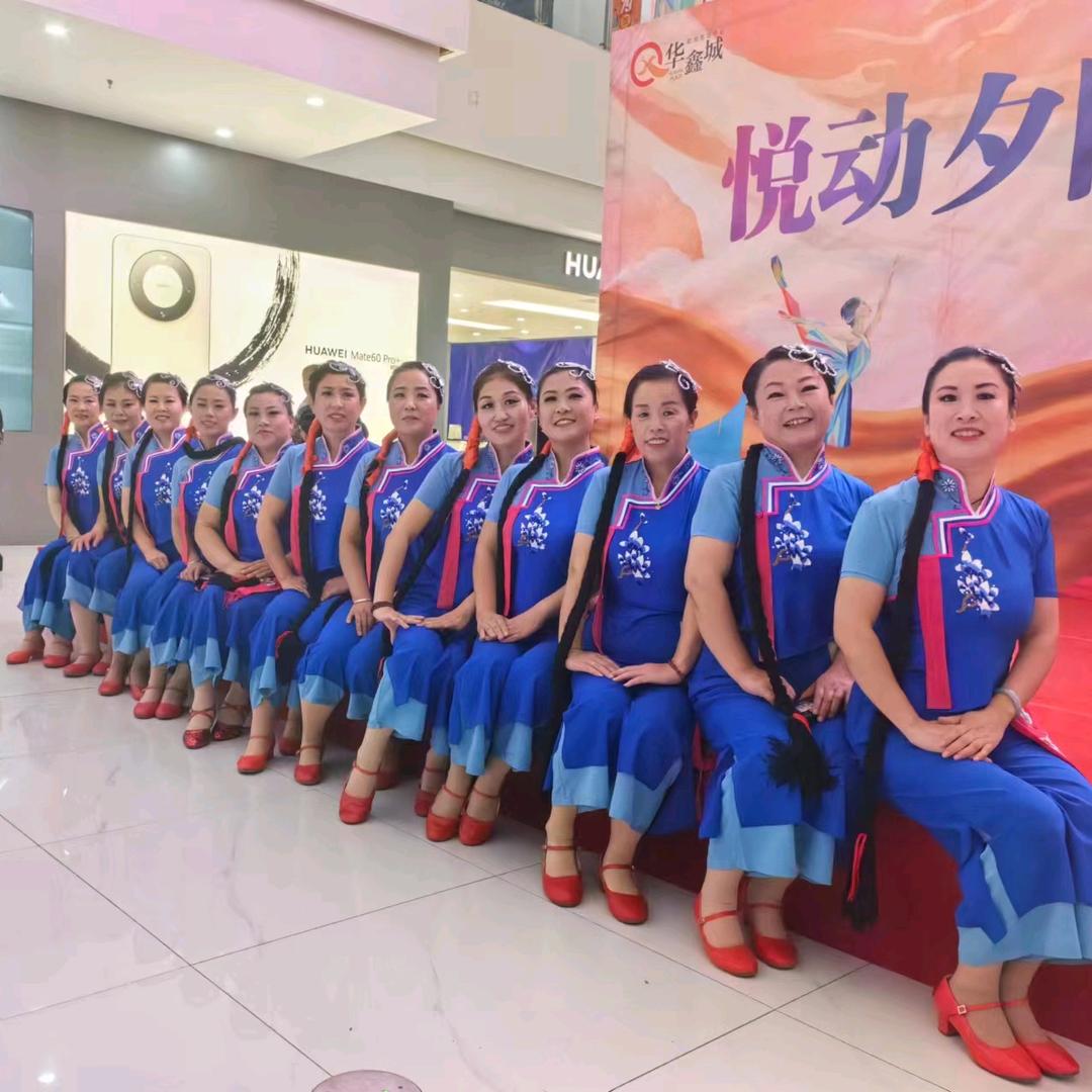 郭庄婚庆一条龙(迎亲彩门影视屛灯光主持)