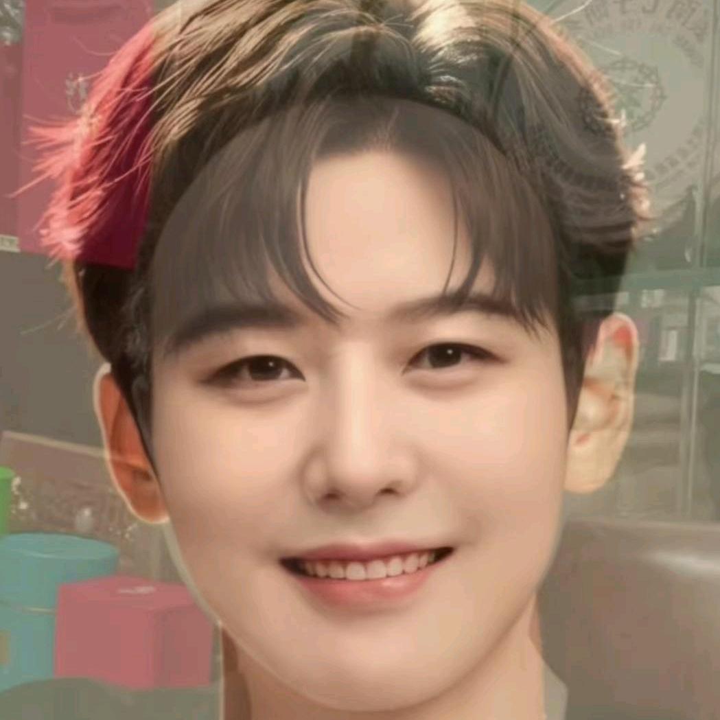 坐在云端冷眼🥶看世界