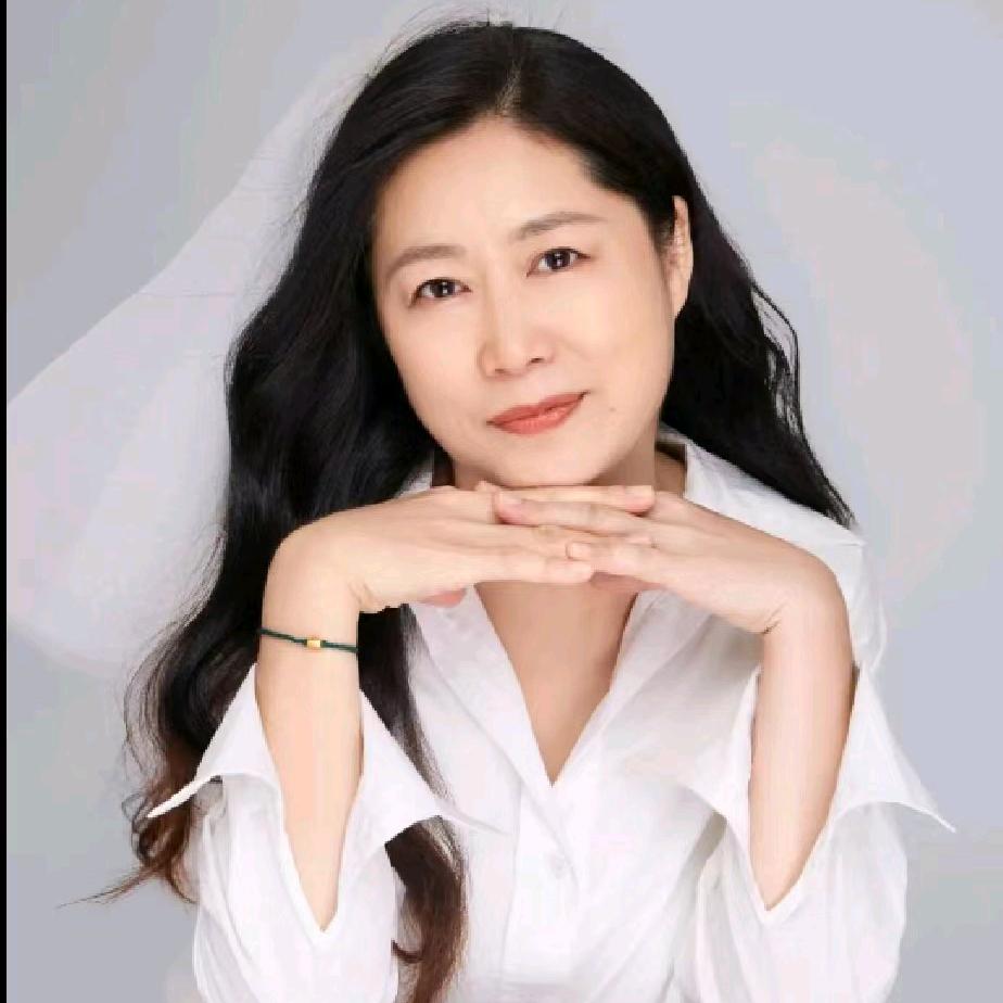 祈福的女人