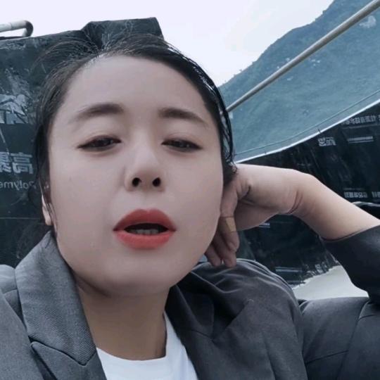 别人都不在乎，你又何苦。