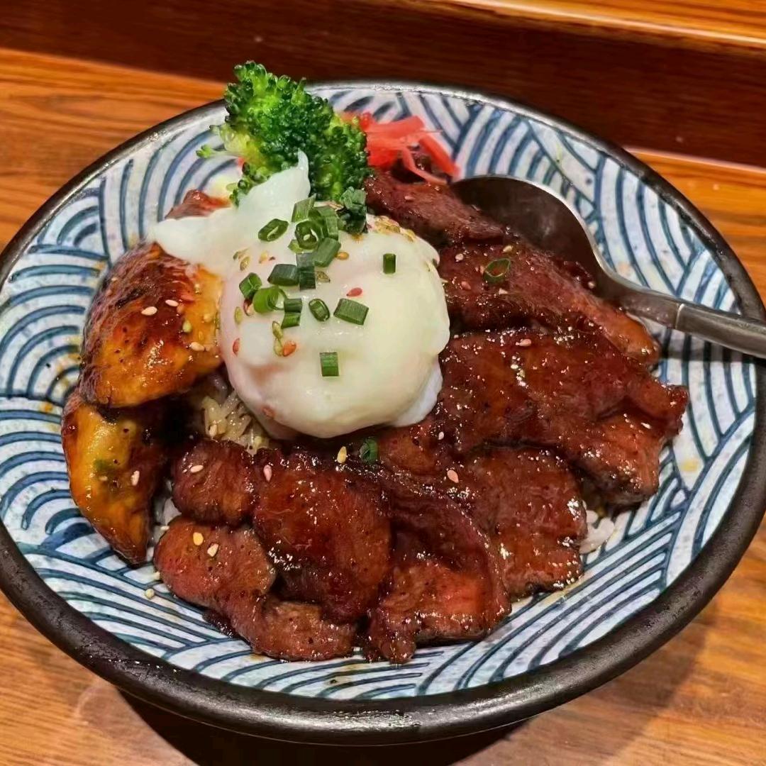 莫名