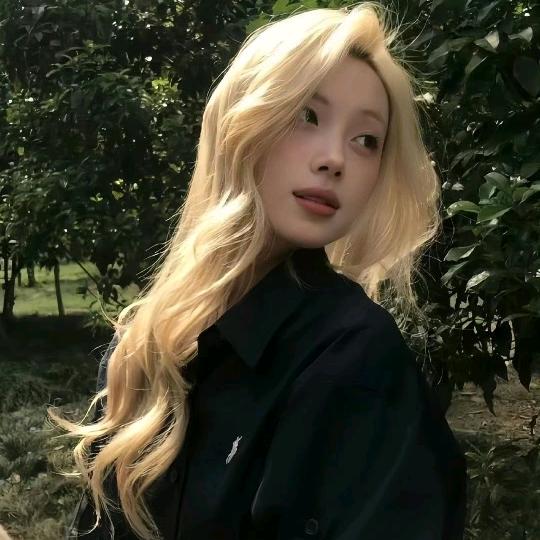 𝑨𝒎𝒂𝒓𝒂🥂
