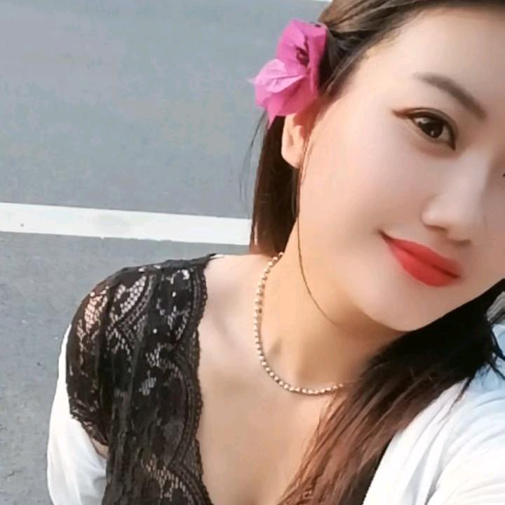 (^_^)小依^_^)