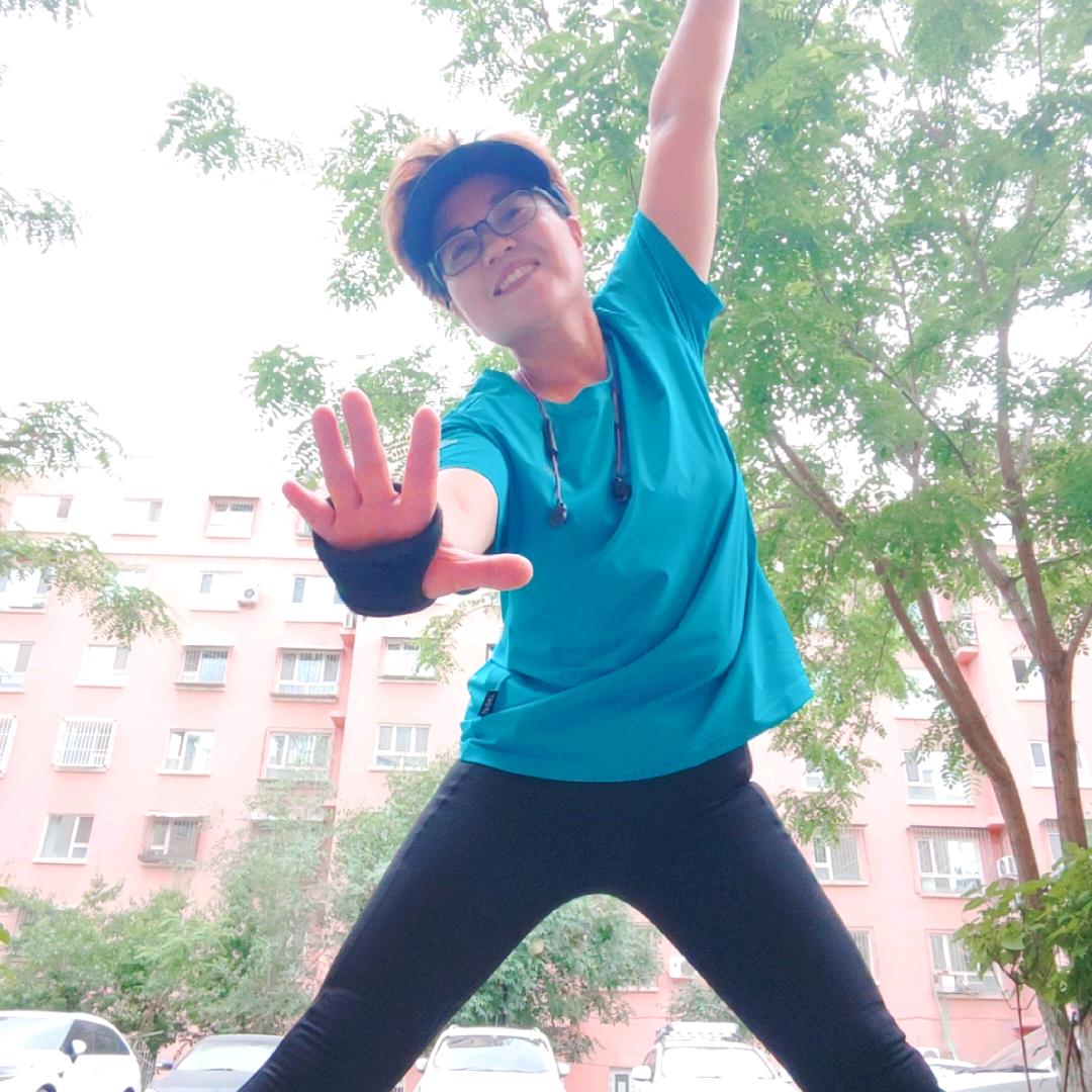 向阳奔跑雷子