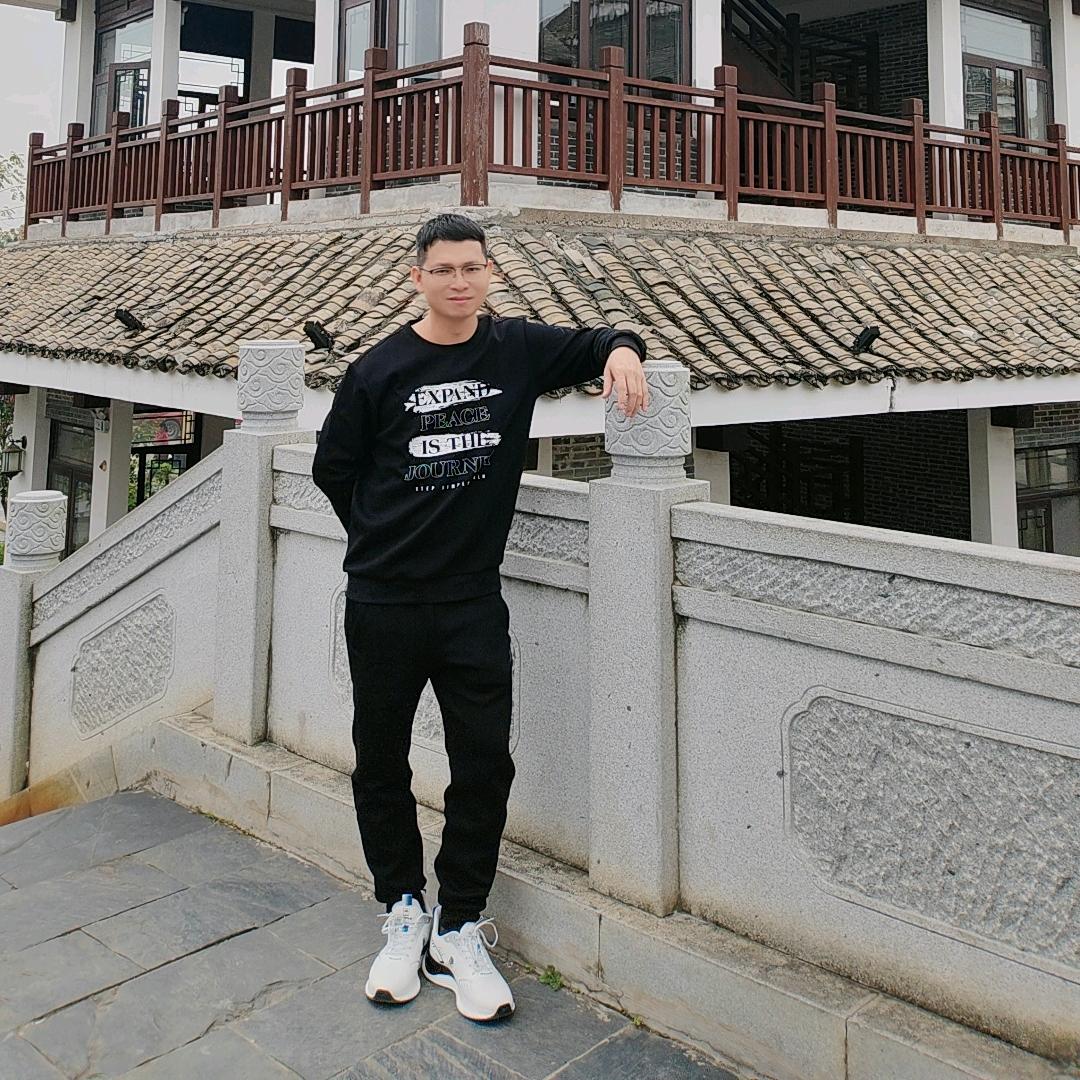 龙日林
