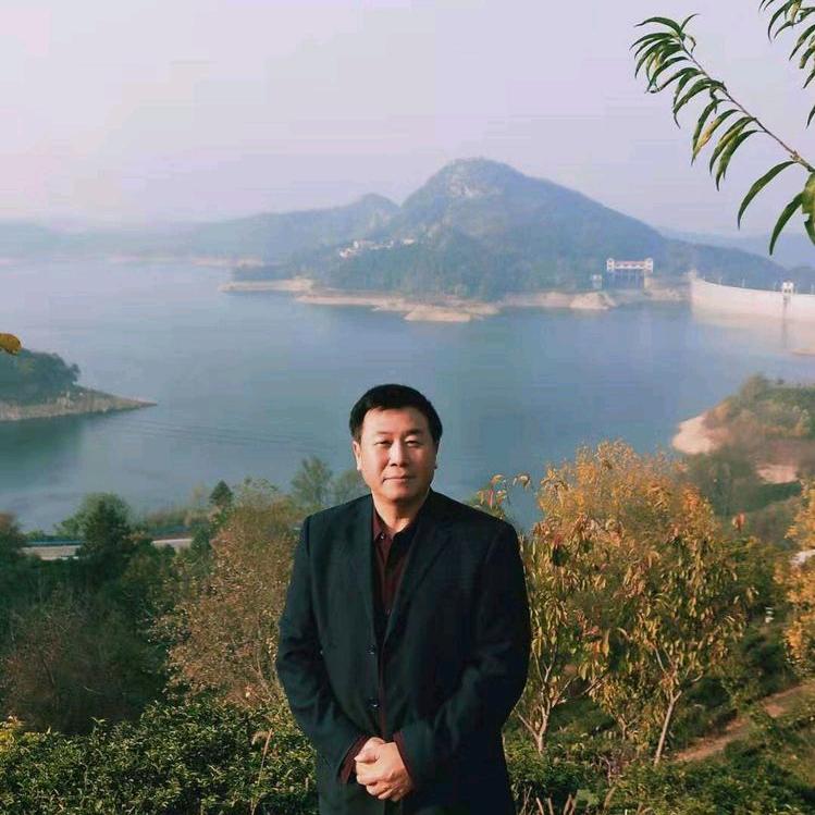 杨文，字润石，号茅庐！