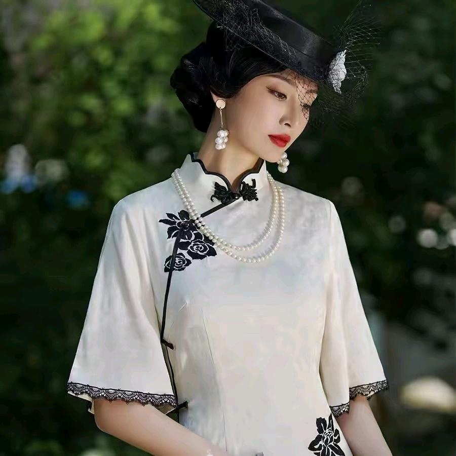 表姐洛灵（露露表姐）