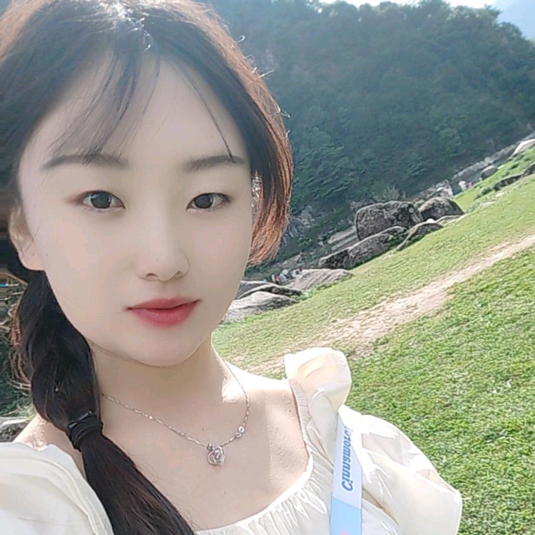 小露吖🥰