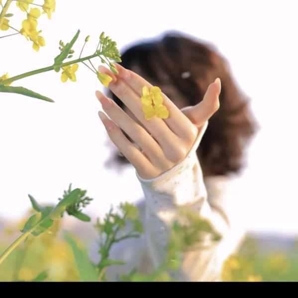 ౪ᩚᐝ🍁༣微笑ꪵ向暖