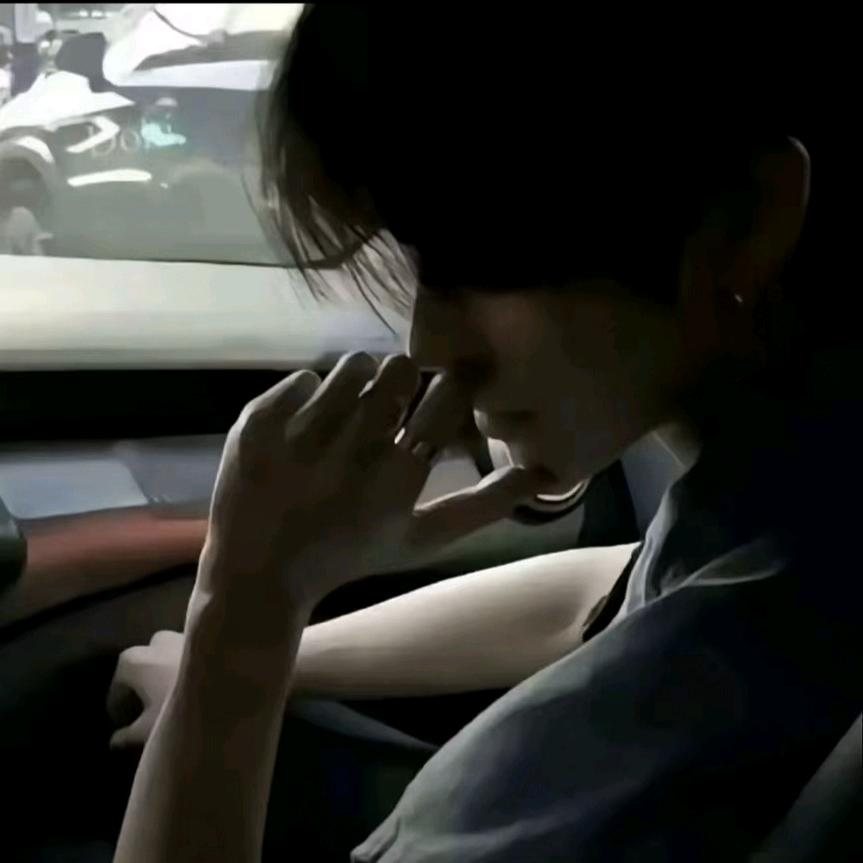 𝑬𝒄𝒄𝒆𝒏𝒕𝒓𝒊𝒏.