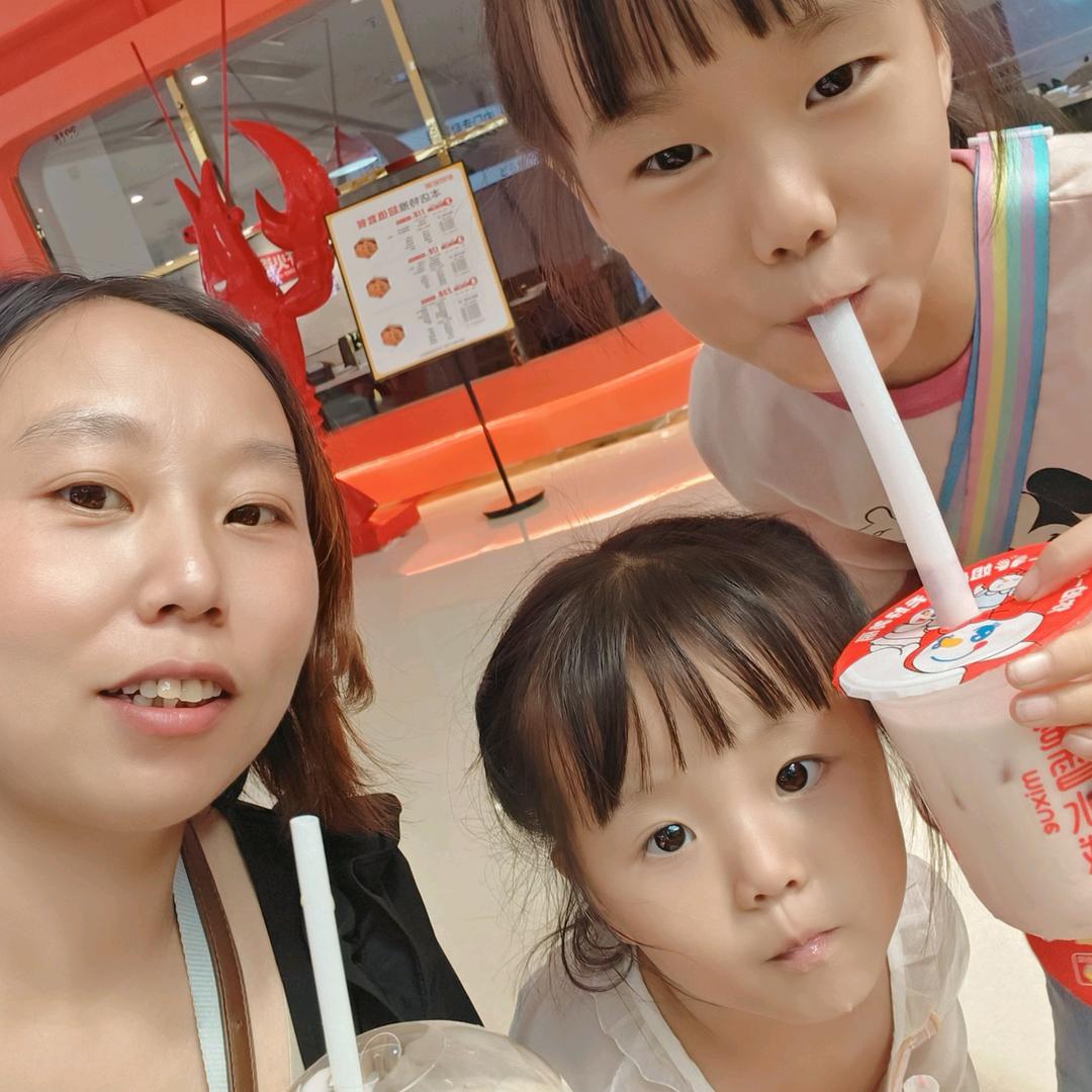 手机专业顾问小陈