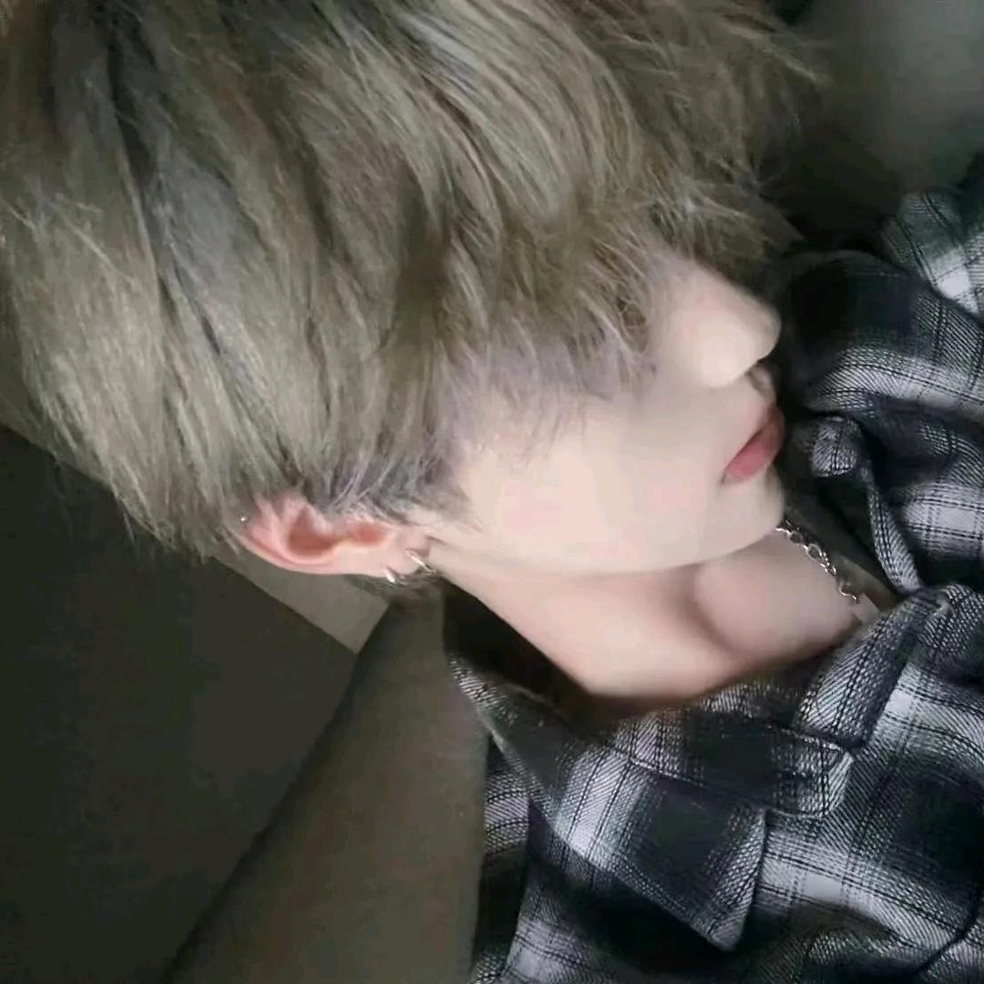 yY