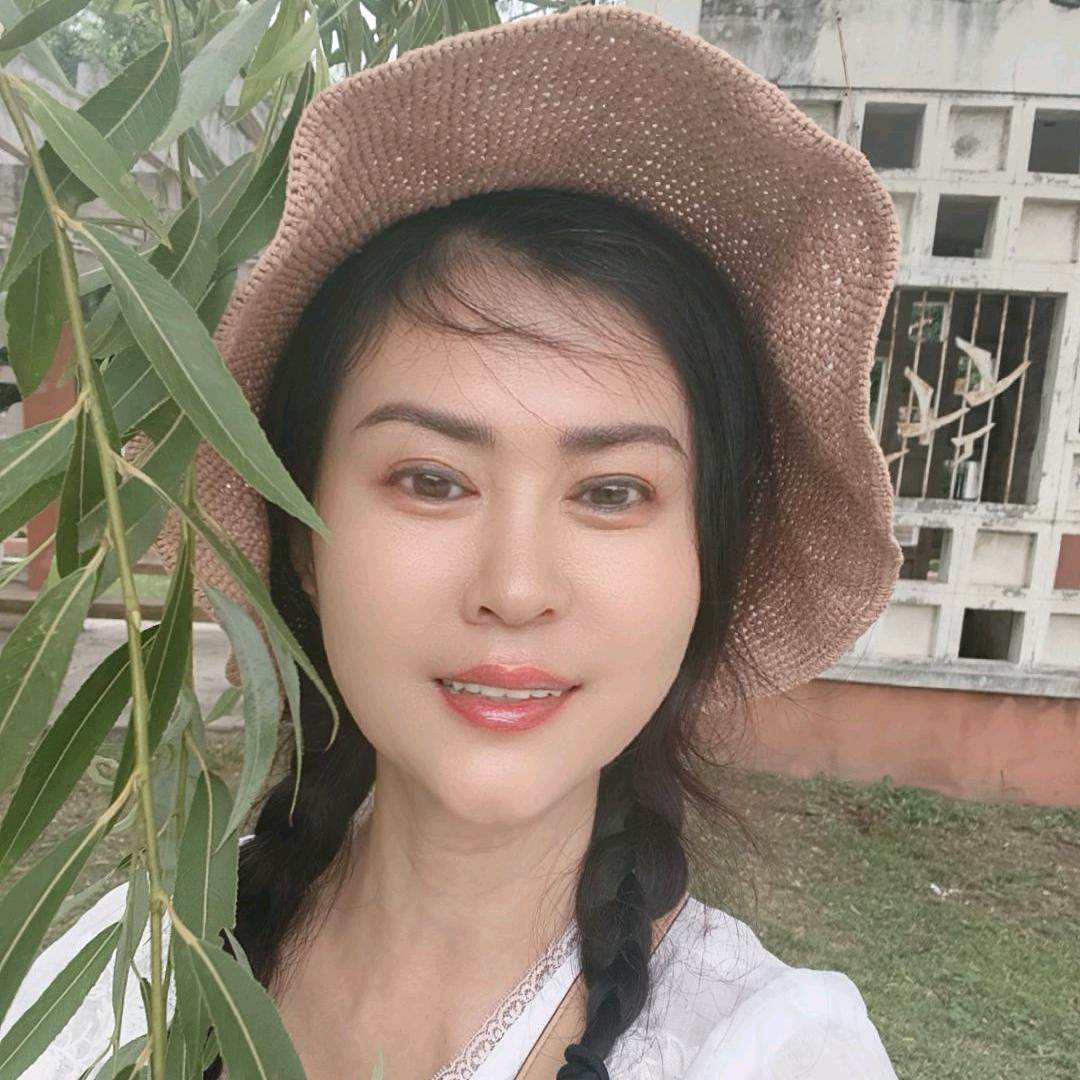 西西依旧