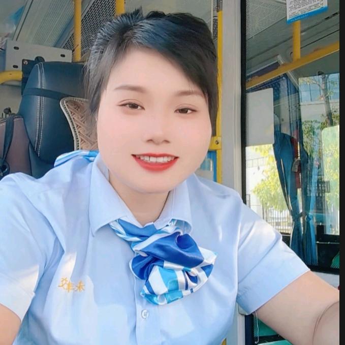江西客车小姐姐
