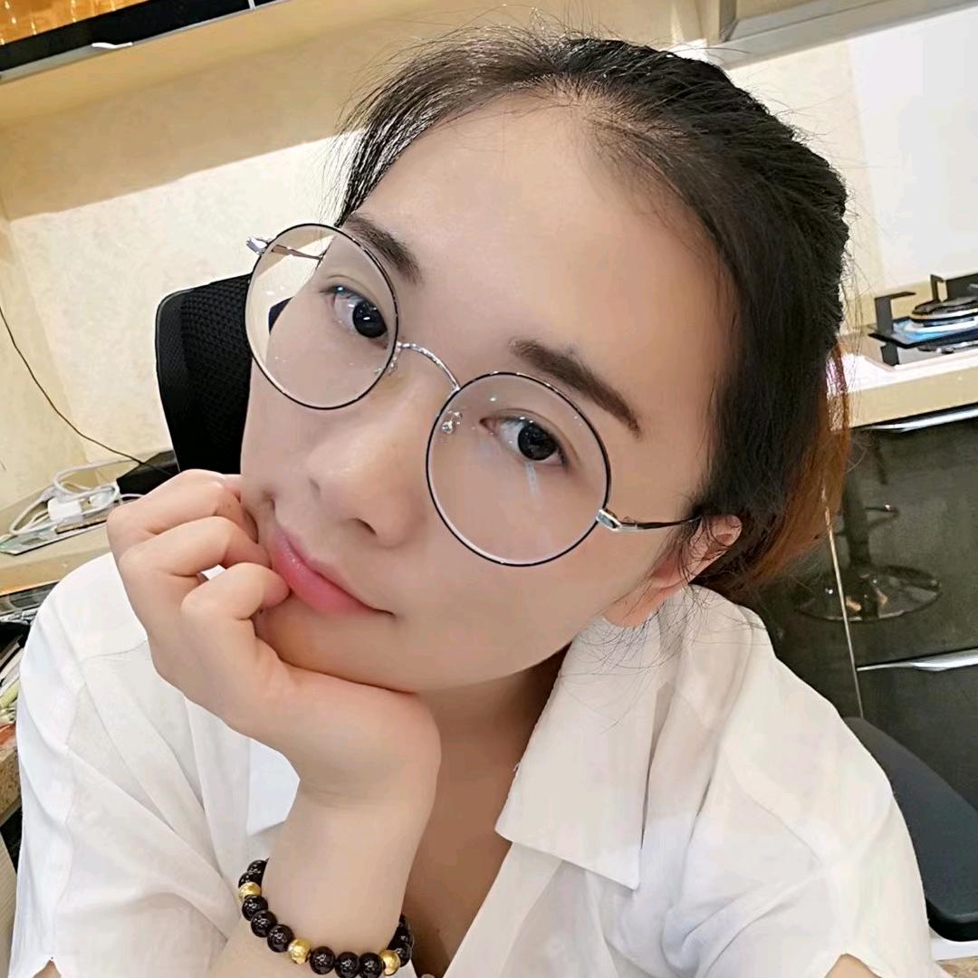 桃子(๑><๑）