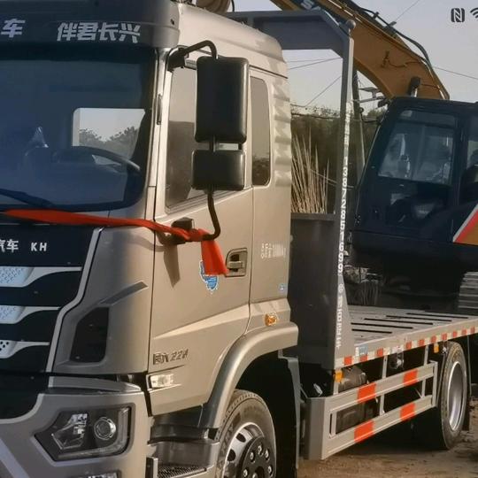 阿光开拖车越开越稳。