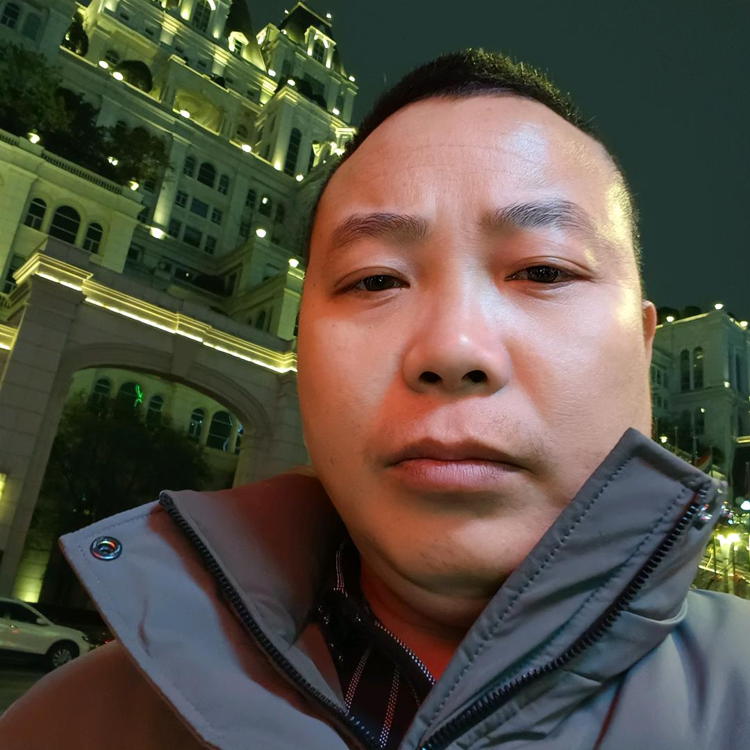 80后古蔺定制衣柜哥
