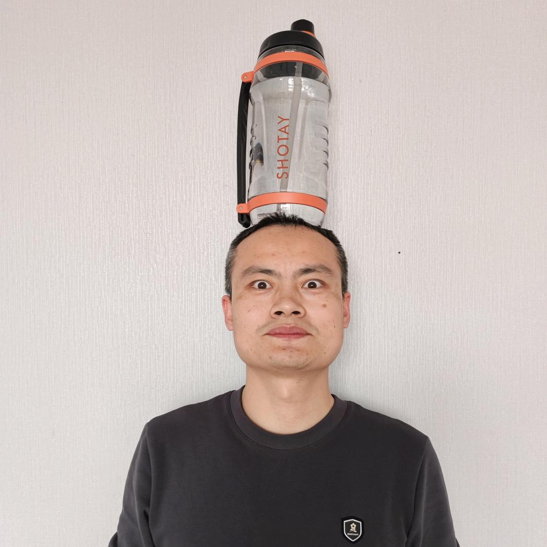 有水瓶的王老师