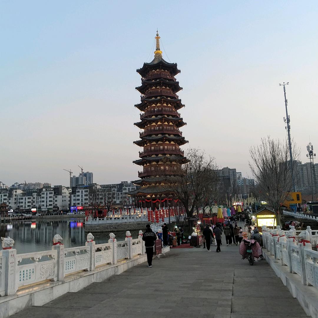 杨柳扶春