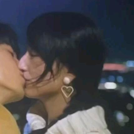 画一个小太阳☀️