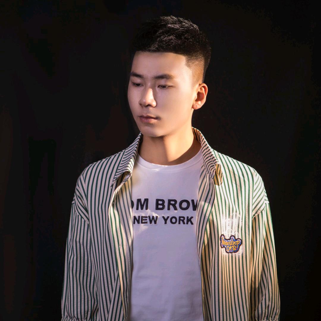 子寻（王鑫钰）