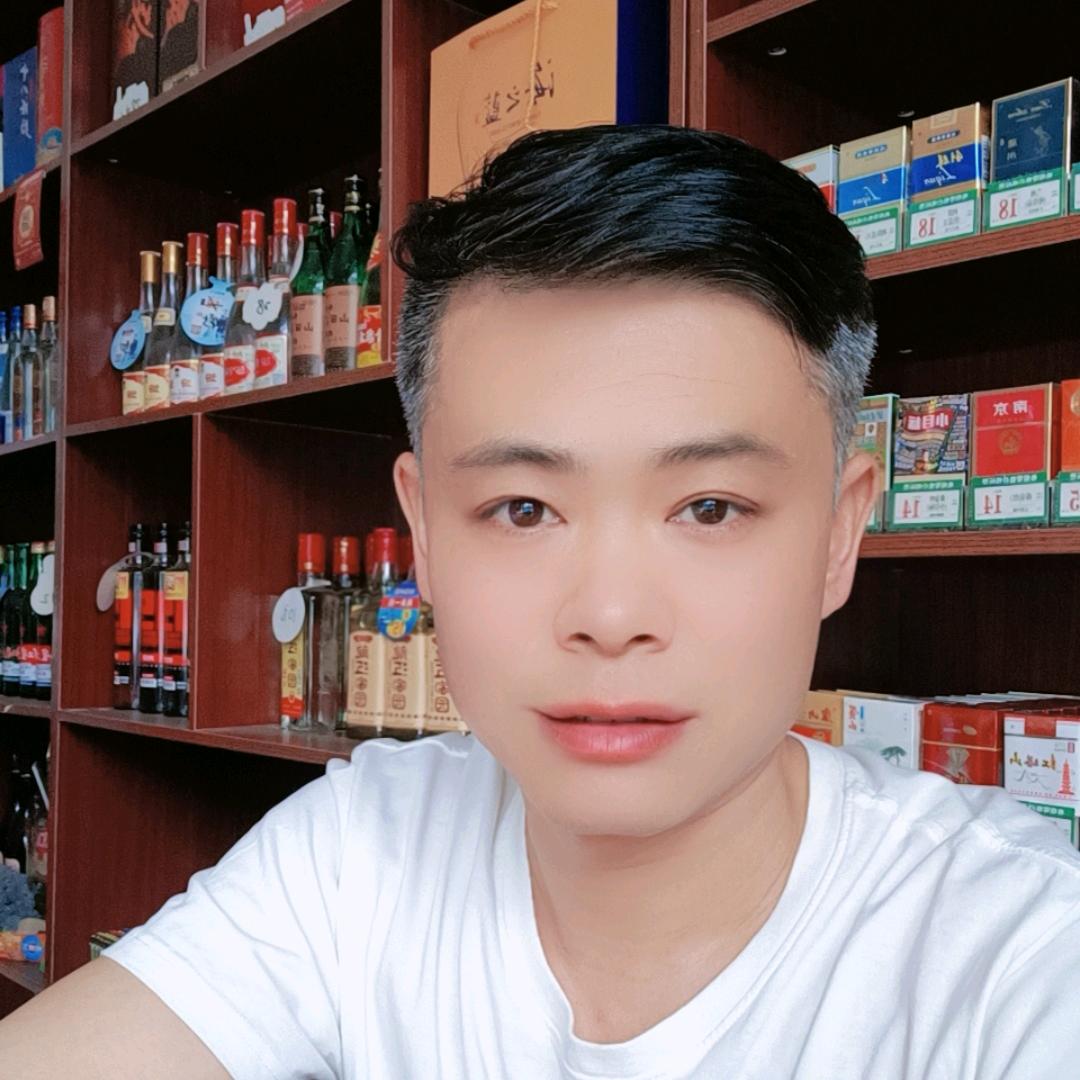 黑  马