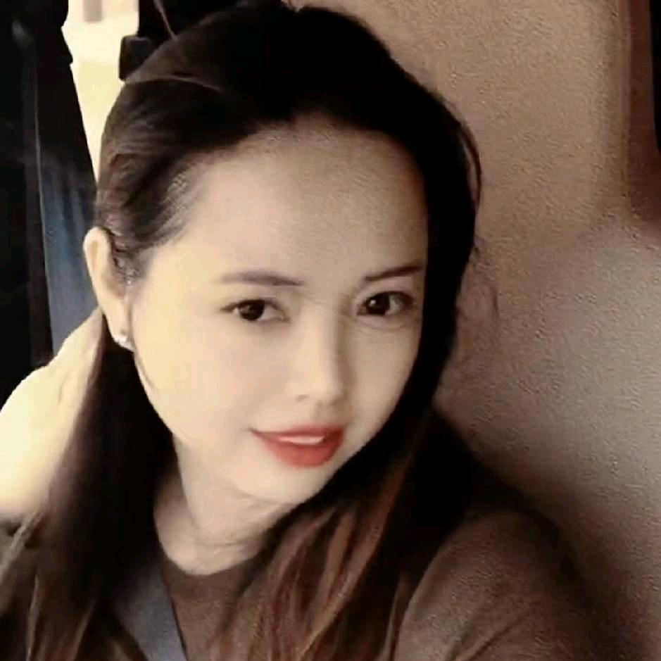 宜宾开货车的小姐姐