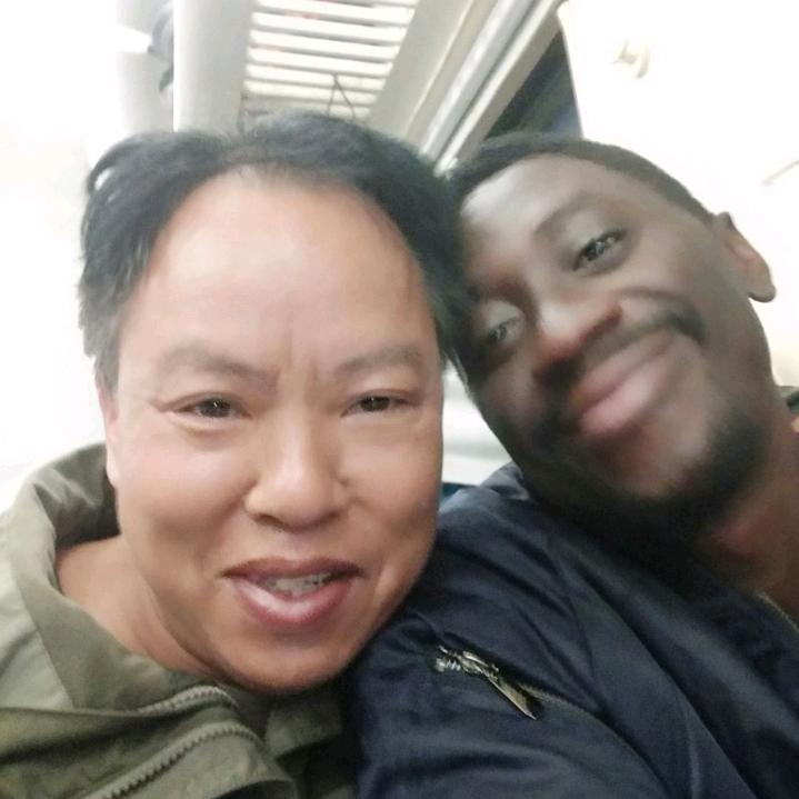 做梦笑醒