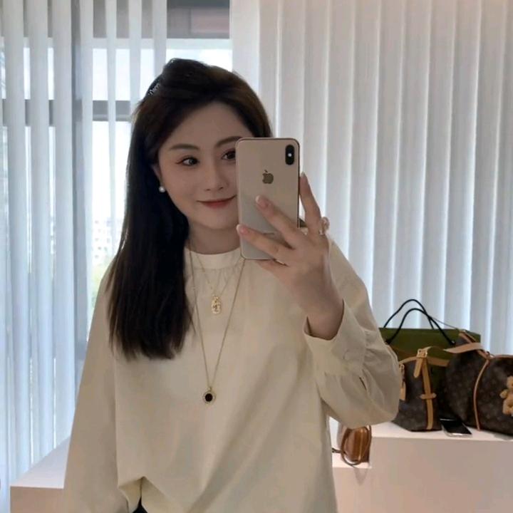 胖佳佳的每日穿搭分享-本佁然