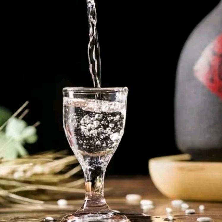酒醉人媚