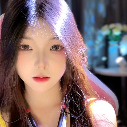 小Y