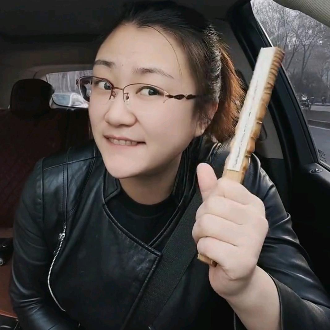 岳洋洋