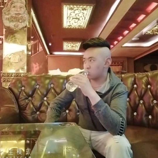 不怕没人爱💞   只怕爱错人💘