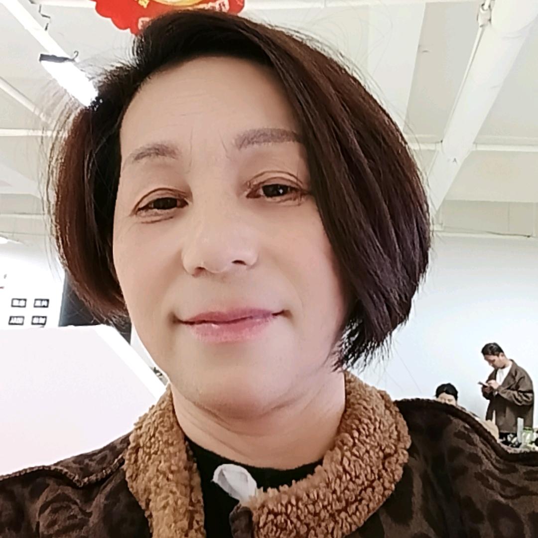 甜甜，每天下午2.15开直播