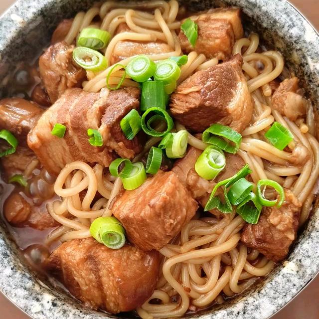 石锅坛肉