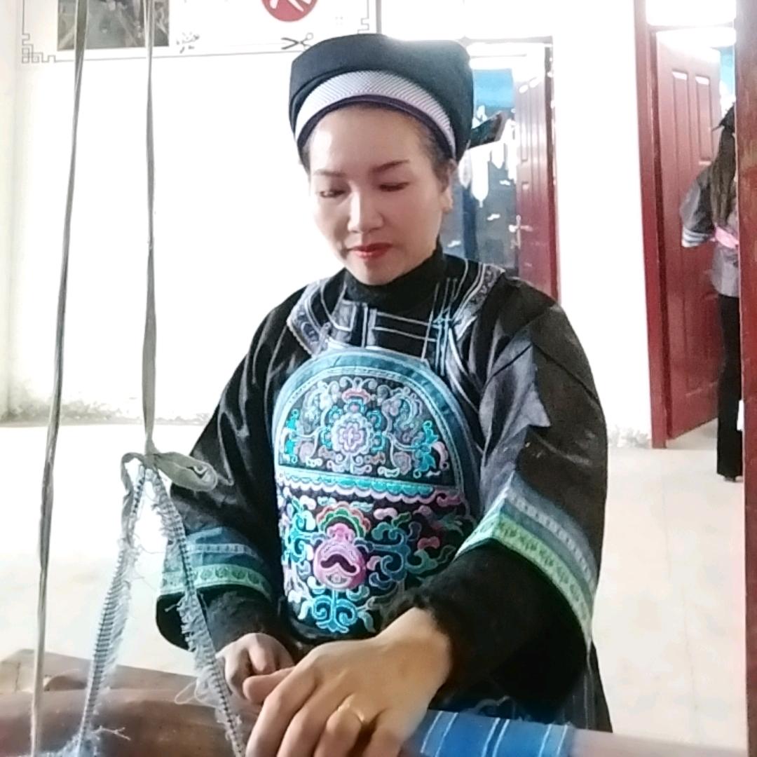 布依大姐，178929408a