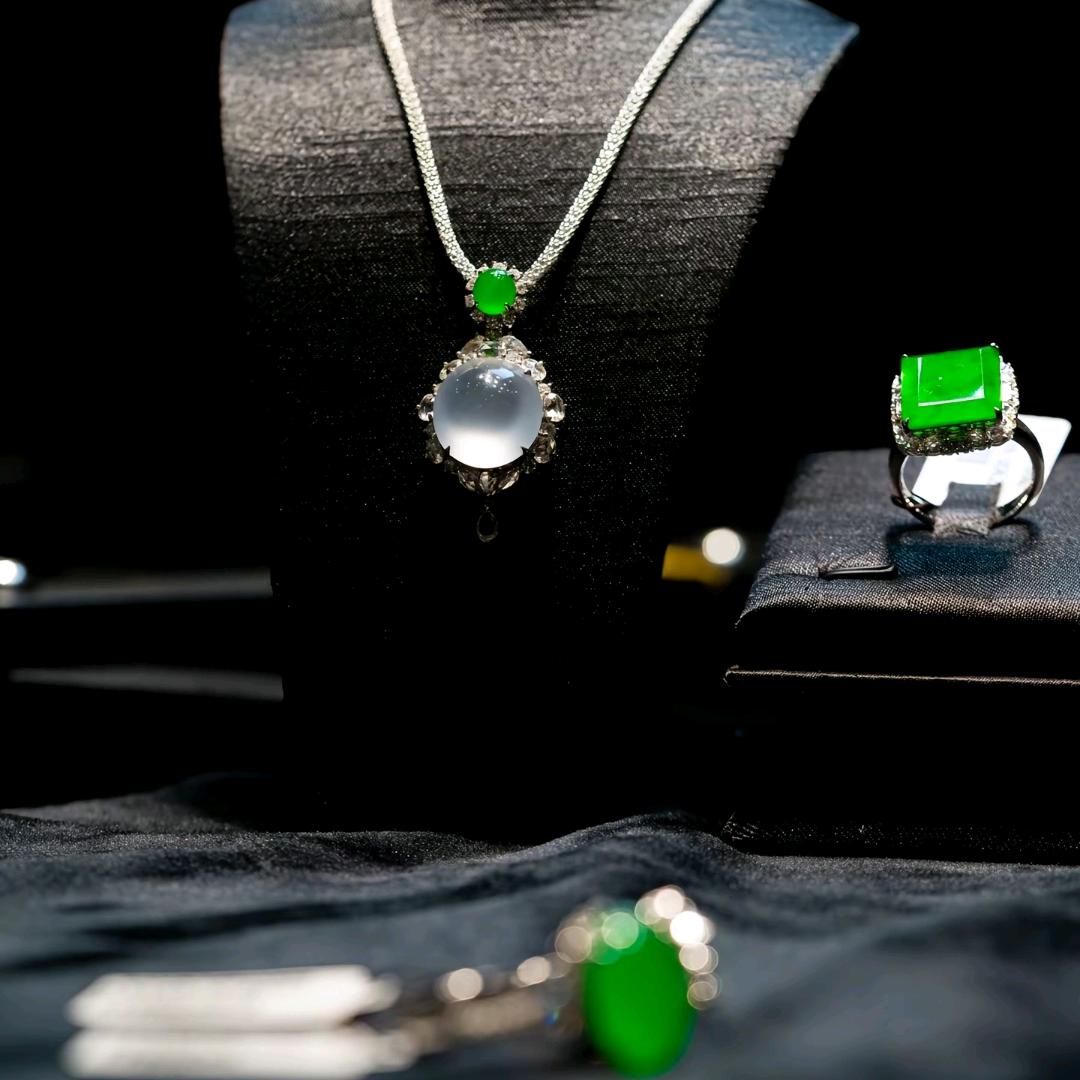 醉华泊饰品专卖店