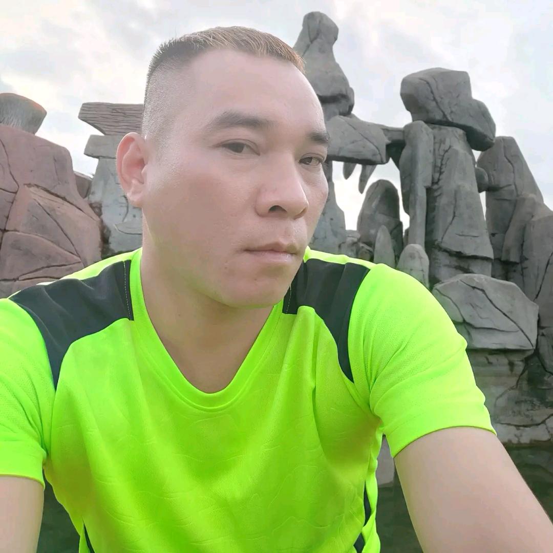 初吻给了香烟