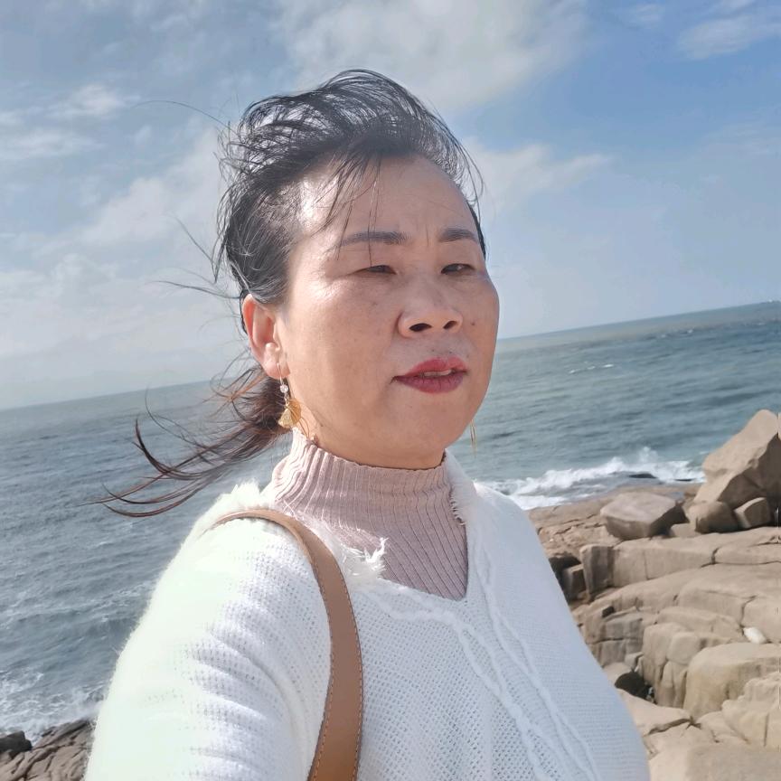 友友们零食百货在橱窗