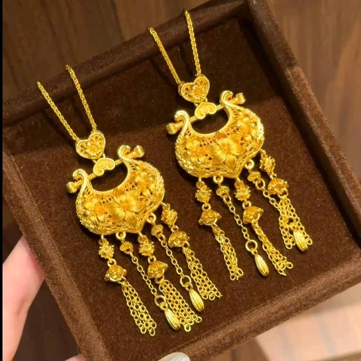 水贝高定饰品店