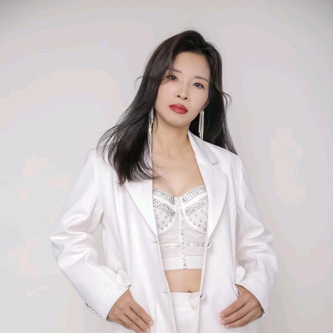 月儿@