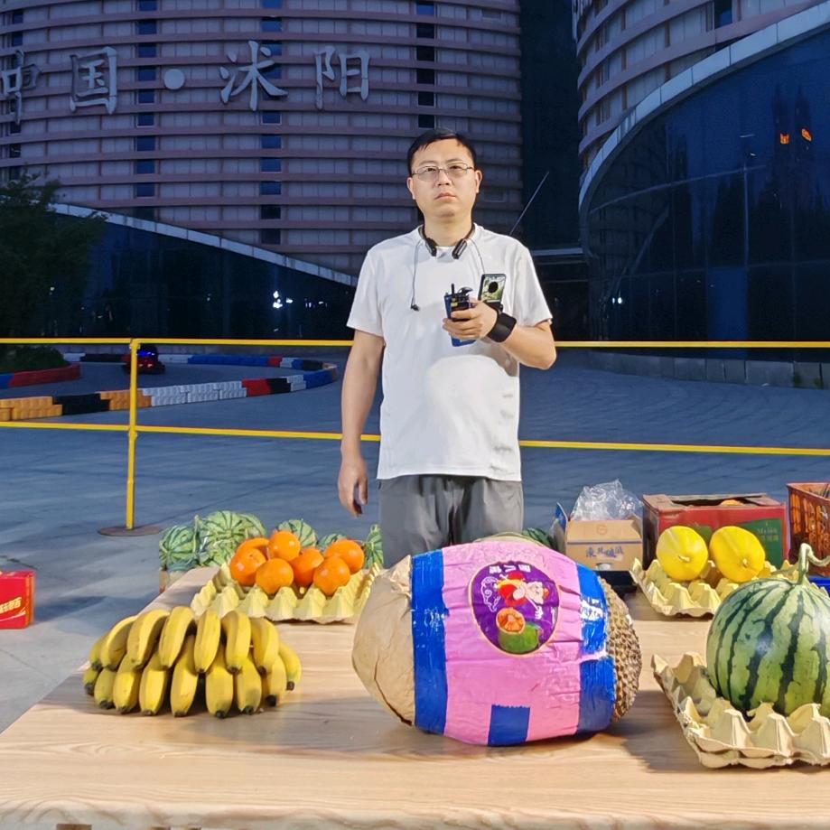 初一领笑员(招女助理)