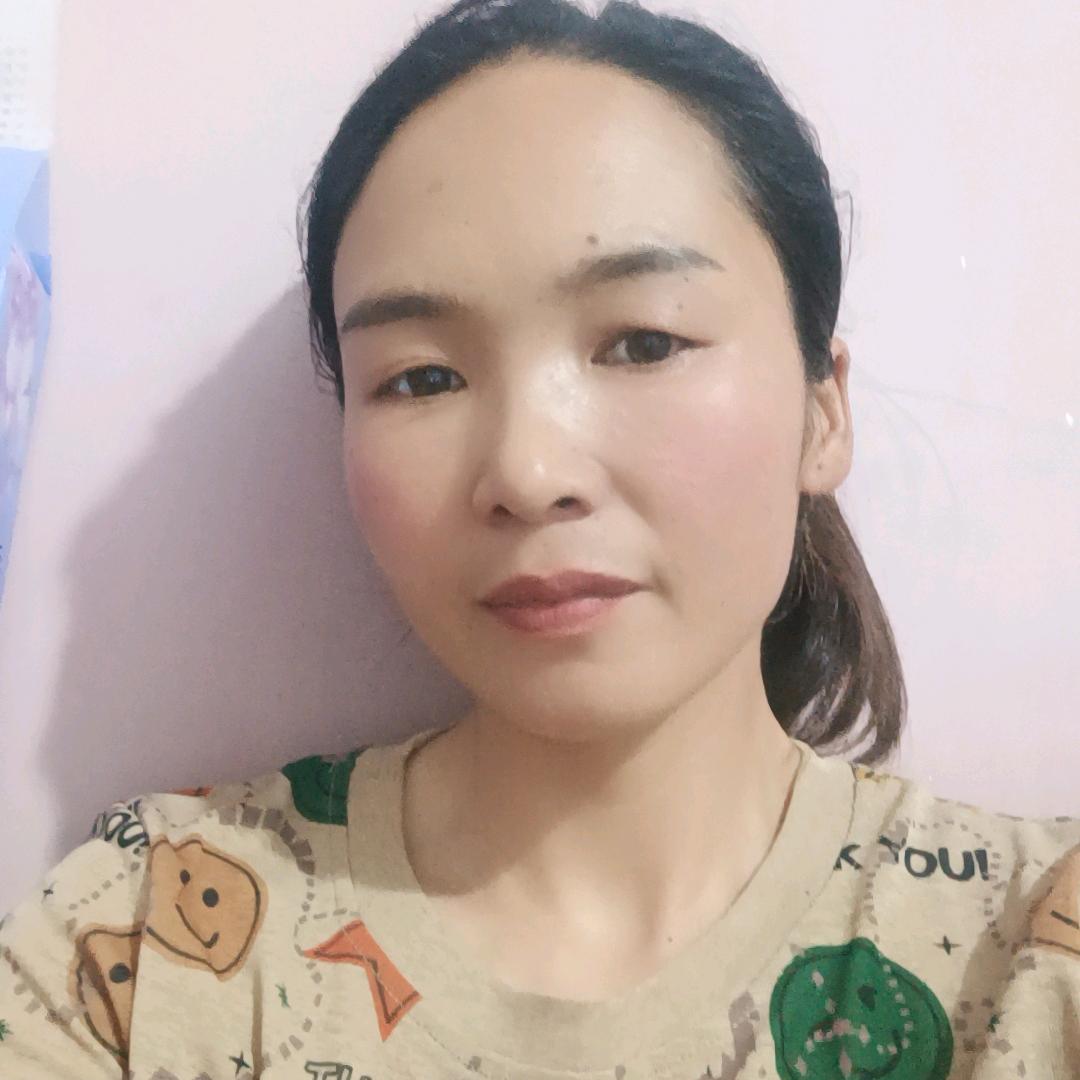 韦艳锋，卖猪肉的二姐。