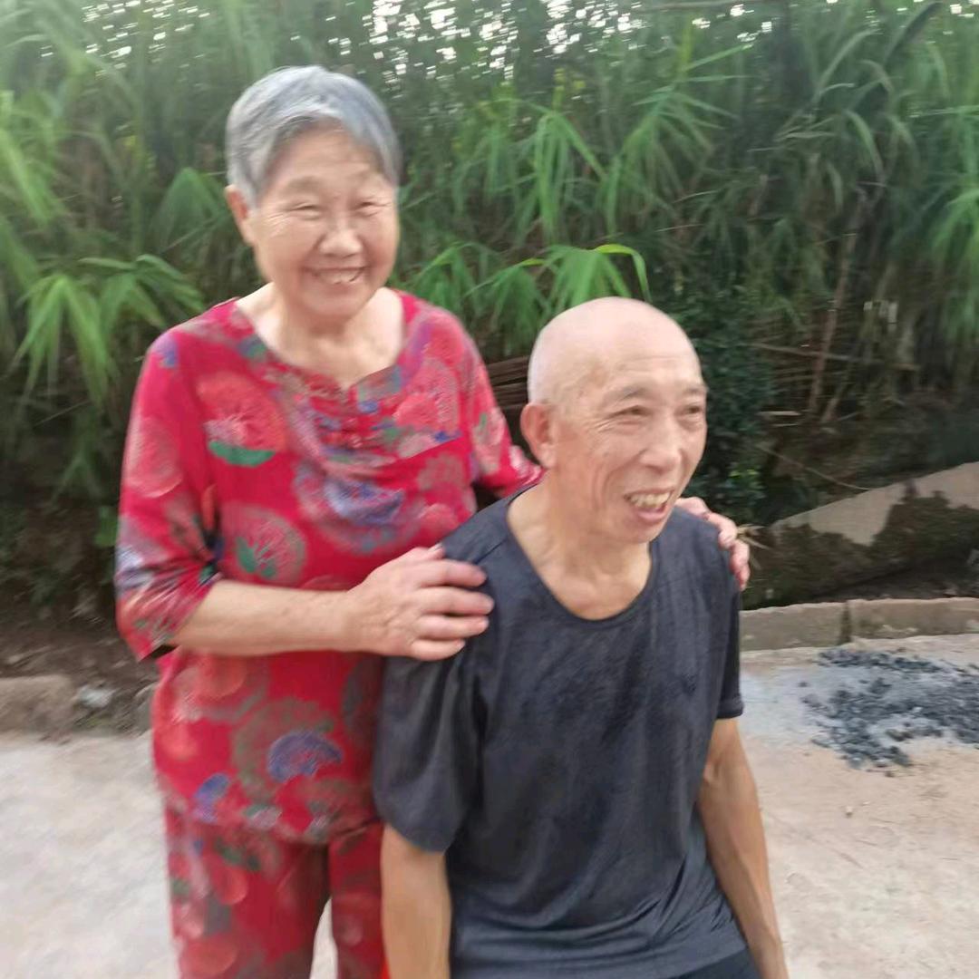 爱唱山歌的爷爷